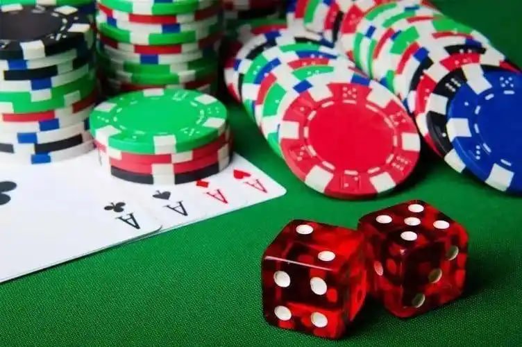 Bàn baccarat live casino trực tuyến tại f158 với dealer thật phát trực tiếp
